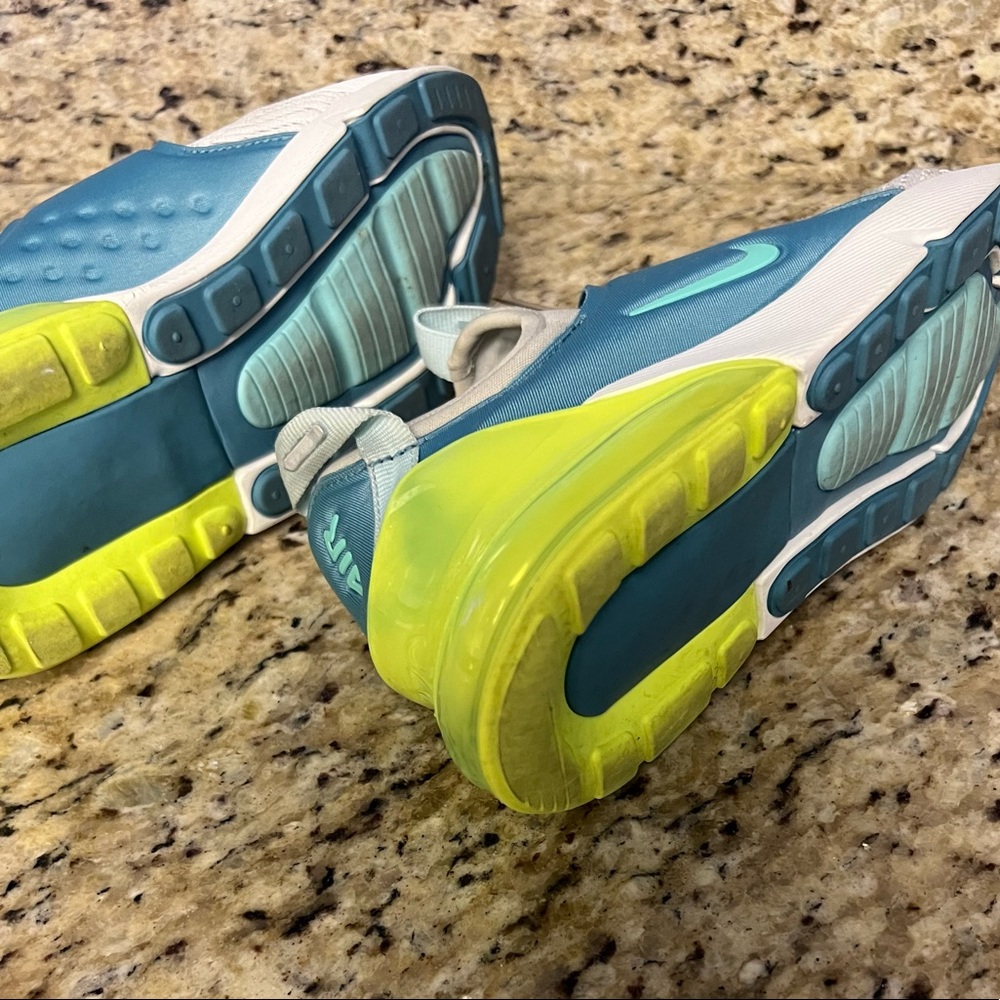 Girls Nike Air Max.  Size 2.5